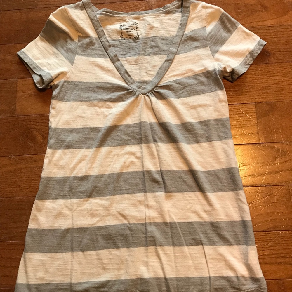 Old Navy Maternity shirt